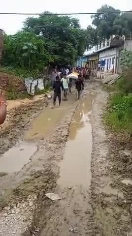 ग्राम पंचायत सlलोन बी मेे बाल्मिक बस्ती का हाल इसी काम के लिए कलेक्टर एवं सीओ साहब ने ग्राम पंचायत को सम्मानित किया
