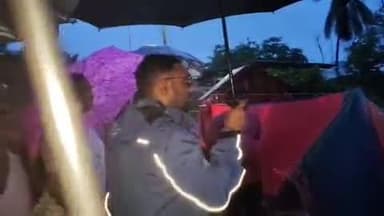 గరిడేపల్లి: వాగులు దాటకుండా అప్రమత్తంగా ఉండండి: ఫోనుగోడులో కలెక్టర్ తేజస్