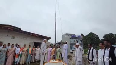 कांग्रेस भवन कोंडागांव में स्वतंत्रता दिवस के पावन अवसर पे शान से लहराया तिरंगा । #indipendenceday #भारत_माता_की जय