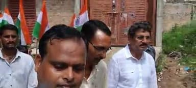 स्वतंत्रता दिवस के उपलक्ष में एक विशाल तिरंगा यात्रा ग्राम reo moth झांसी#देशभक्ति#राघवेंद्र भैया कॉमेडियन