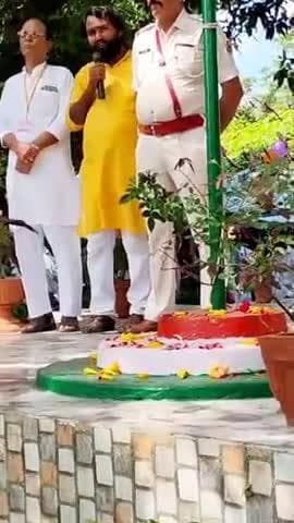 🇮🇳 स्वतंत्रता दिवस पर #लौरिया_विधानसभा में स्कूलों, कोचिंग संस्थानों, थाना परिसर व पार्टी कार्यालयों में जाकर सभी को शुभकामनाएं दीं व एकता का संदेश दिया।
आज हम वीर शहीदों को नमन करते हैं और संविधान व लोकतंत्र की रक्षा का संकल्प लेते हैं।
