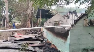 தொட்டியம்: கீழத்தெருவில் மின் கசிவால் குபுகுபுவென எரிந்த வீடுகள், தீயணைப்பு வீரர்கள் வருவதற்குள் நடந்த பயங்கரம்