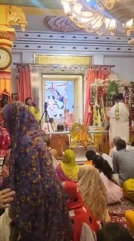 #चातुर्मास्यव्रतानुष्ठान–2025
#श्रीकृष्णजन्माष्टमी
माता जगज्जननी त्रिपुरसुंदरी भगवती का श्रीकृष्णजन्माष्टमी के अवसर पर पूज्य महाराजश्री द्वारा विशेषपूजन एवं माता
का समीप्य ।।