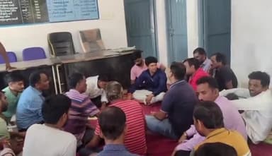ग्राम पंचायत सिलगी ग्राम सभा में हुआ हंगामा ।
कमचार्रियों से परेशान , ग्रामीणों का ग्राम सभा में फूटा गुस्सा ।
#मंडला #newswindow