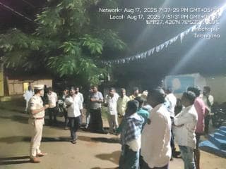 చిన్నకోడూర్ ఎస్ఐ సైఫ్ అలీ, గ్రామ విపిఓ తో కలిసి మాచాపూర్ గ్రామాన్ని సందర్శించి రాబోవు స్థానిక సంస్థల ఎన్నికల సందర్భంగా పలు అంశాల గురించి, సైబర్ నేరాలు, సీసీ కెమెరాలు గంజాయి డ్రగ్స్, మత్తుపదార్థాల గురించి అవగాహన కల్పించారు.