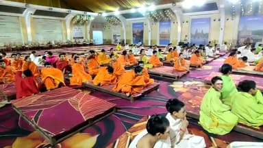 #मुंबई_महाराष्ट्र भव्य एवं दिव्य चातुर्मास्य व्रत अनुष्ठान
परम् पूज्य ज्योतिष् पीठाधीश्वर जगद्गुरु शंकराचार्य जी महाराज श्री
, नारायण पूजा यज्ञशाला में आवाहित देवताओं,ध्वज पूजन,गौ माता पूजन,गांव देवी मंदिर दर्शन 18 अगस्त 202
