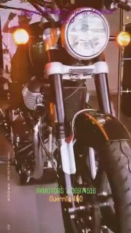 तुझको न .. 😘
#royalenfield #supermeteor650 #gorrila450 #bollywood #rkmotors #saiyarasong❤️ #saiyaara #ahaanpandey❤️ #aneetpadda❣️ #desire #bike #rider #maharajganj #love #passion #motivation #bulletl