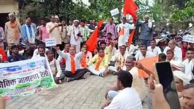 भारतीय किसान संघ ने निकाली जैविक जागरण रैली एसडीएम के न मिलने से नाराज किसान तहसीलदार को सौंपा ज्ञापन।