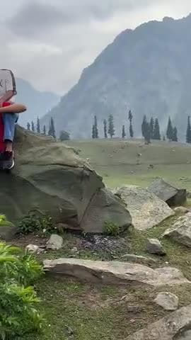 पहाड़ों का नजारा दोस्तों के साथ ही आता है
#दोस्त
#पहाड़
#जम्मू कश्मी