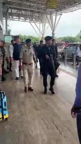 नरेंद्र मोदी जी सें मिलकर लौटे रमन सिंह जी का रायपुर आगमन! #RamanSingh #NarendraModi #OmBirla #NSG #Commando