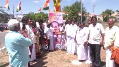 மணப்பாறை: மணப்பாறையில் ராஜீவ்காந்தி பிறந்தநாள் விழாவை கொண்டாடிய காங்கிரஸ் கட்சியினர்
