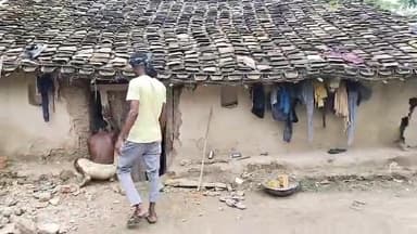 #kaushambi
#gram basti talab #post beraucha
barish ke karan Ghar gir gaya
abhi Tak ek bhi calony nahi mili