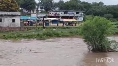 વીરપુર: વીરપુરમાં વરસાદને લઈને લાવેરિ નદી બે કાંઠે વહેતી થઈ