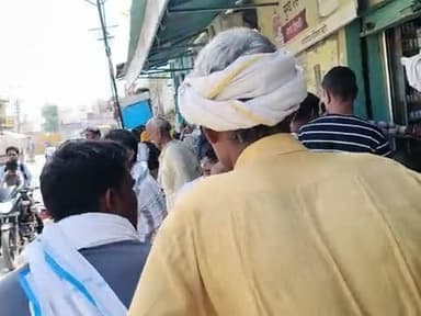 deeg me kiry vikry par huaa mahol kharab kisaan presaan