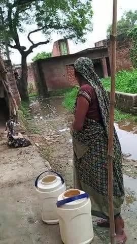 kusaila moti kheda sarkari kharanje per bhara hua paani nikalne me bhut presani ho rhi h gao ka pradhan kuch nhi kr rha