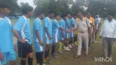 ଚିତ୍ରକୋଣ୍ଡା: କମାରଗୁଡା ଗ୍ରାମରେ ଅନୁଷ୍ଠିତ ସଚି କାରାମ ମେମୋରିଆଲ ଫୁଟବଲ ଟୁର୍ଣ୍ଣାମେଣ୍ଟରେ ଅତିଥି ଭାବେ ଯୋଗଦେଲେ ଡିଏସପି