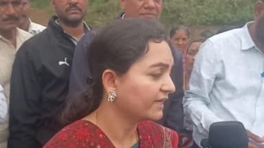 ಅಳ್ನಾವರ: ಹೂಲಿಕೇರಿ ಗ್ರಾಮದ ಇಂದಿರಮ್ಮನ ಕೆರೆಗೆ ಜಿಲ್ಲಾಧಿಕಾರಿ ದಿವ್ಯಪ್ರಭು ಭೇಟಿ, ಪರಿಶೀಲನೆ