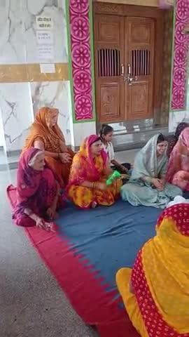 Badi Kali ji mandir ke pass Janmashtami ka Sohar geet gadi mahilayen
Deepakrasra2217@gmail.com