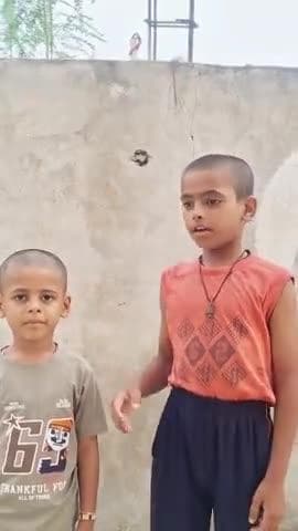 आज मेरा भाई song सुनाएगा
#viral #funny #comedy #explore #instagram #songs #songcomedy