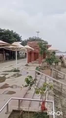 सोनपुर: @समस्या#सोनपुर के काली घाट स्थित नमामि गंगे घाट पर मिट्टी जमी, श्रद्धालु हो रहे हैं परेशान,टहलने वाले भी परेशान हैं