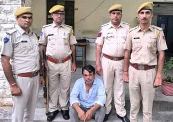 ➤ ट्रैक्टर ट्रोली चोरी की वारदात का 12 घण्टे में पर्दापाश
➤ चोरी करने वाला आरोपी गिरफ्तार
➤ चोरी का ट्रेक्टर ट्रोली बरामद