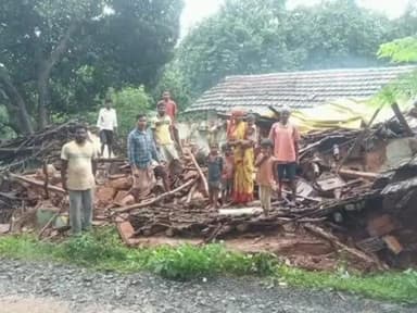 बोराम: बोङाम के कोलाबनी में धंसा कच्चा मकान, लोग बाल-बाल बचे