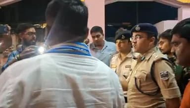 बडहिया व्यवसायी #शत्रुधन_साव जी की हत्या के बाद दो दिन से बाज़ार बंद था,आज शाम को लखीसराय SP #अजय_कुमार जी ,dsp शिवम_कुमार जी ने तीन अपराधी के गिरफ्तार होने व दुकान खोलने