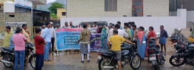 హుస్నాబాద్ పోలీస్ స్టేషన్ పరిధిలోని "జిల్లెల్లగడ్డ" గ్రామంలో ప్రజలకు మహిళలకు, మహిళల రక్షణకు ఉన్న చట్టాల గురించి, జరుగుతున్న సైబర్ నేరాల గురించి, , గంజాయి డ్రగ్స్ ఇతర మత్తు పదార్థాల గురించి అవగాహన కల్పించిన హుస్నాబాద్ షీటీమ్ బృందం.