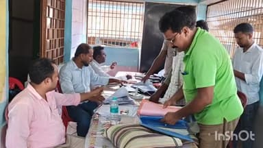 पलासी: मजलिसपुर पंचायत सरकार भवन व चहटपुर पंचायत भवन में राजस्व महाभियान के तहत शिविर का आयोजन