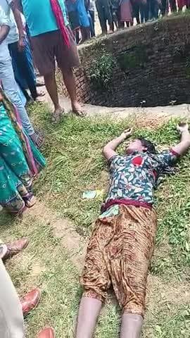 Bhagalpur kahalgaon prakhand salampur Saini Indira aawas colony ke bich mein ek mahila ki kua mein Hui maut