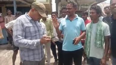 తల్లాడ: యూరియా కోసం వాగ్వాదానికి దిగిన రైతులు రంగంలో దిగిన పోలీస్ అధికారులు