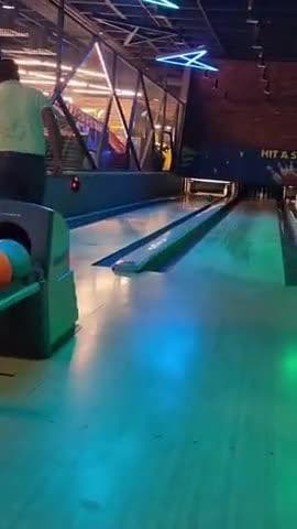 Target 🎯
#bowling #family #explore #follower #play #fun #target #success #dedication #love #mall #activity #life