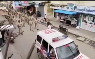 ಶಹಾಬಾದ: ಪಟ್ಟಣದಲ್ಲಿ ಗಣೇಶ ಹಬ್ಬ ಹಿನ್ನೆಲೆ ಪೊಲೀಸರಿಂದ ರೂಟ್ ಮಾರ್ಚ್