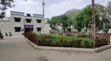 પડધરી: મોટી ચલોડ ગામે પડધરી પોલીસે જુગાર અંગેની રેડ કરી જુગાર તારા મુજબ ગુનો દાખલ કર્યો