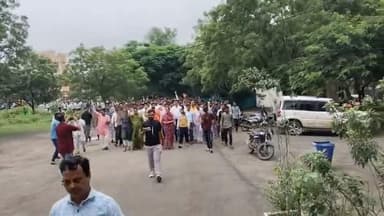 LOVE JIHAD : खाचरौद में लव जिहाद का विरोध: सैकड़ों हिंदू समाजजनों का थाने पर प्रदर्शन, आरोपियों के खिलाफ बुलडोजर एक्शन की मांग"
#लवजिहाद #खाचरौद #उज्जैन #हिंदूसमाज #LoveJihad #JusticeForHinduGirl