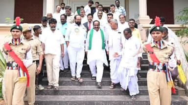 ಅಣ್ಣಿಗೇರಿ: ಪಟ್ಟಣದ ಪಂಪ ಸ್ಮಾರಕ ಭವನದಲ್ಲಿ ಅಖಿಲ ಕರ್ನಾಟಕ ಮಾಜಿ ಸೈನಿಕರ ಸಂಘದ ತಾಲ್ಲೂಕು ಘಟಕ ಉದ್ಘಾಟನೆ