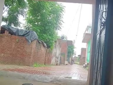 आरती गांव में बारिश का माहौल