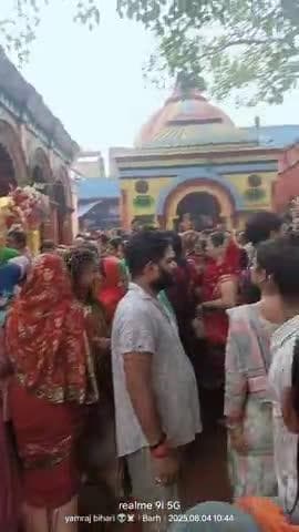 हमारे बाढ़ के पावन स्थल पर देखी कितना भीड़ चल रहा है इससे हमारे काशी उमानाथ में देखी कहां से और कितने लोग आते हैं @संतोष