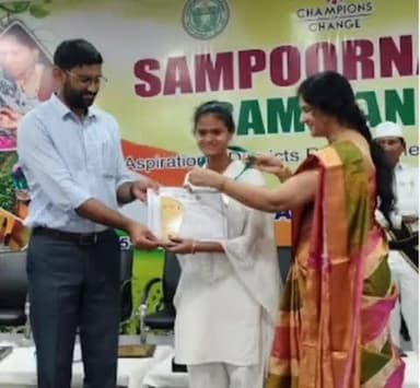 తల్లాడ: జిల్లాస్థాయిలో ఏఎన్ఎం కు నీతి అయోగ్ సంపూర్ణ అభియాన్ అవార్డు