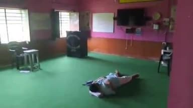 पूर्णिया पूर्व: प्लस टू उच्च माध्यमिक विद्यालय भोगा भटगामा की बदहाल शिक्षा व्यवस्था उजागर, सोते दिखे शिक्षक; वीडियो वायरल #viral