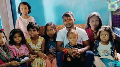भाई की कलाई पर बहन का प्यार.