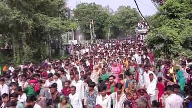 ઘોઘંબા: રાજગઢ ખાતેથી વિશ્વ આદિવાસી દિવસની ઉજવણીને લઈ મહારેલી યોજાઈ,એમ્બ્યુલન્સને રસ્તો આપી માનવતાનું ઉત્તમ ઉદાહરણ પૂરું પાડ્યું