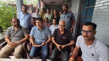 मकरीड़ी: कोटला के 15 प्रभावित परिवारों को जमीन के बदले जमीन और 7 लाख का मुआवजा दे प्रदेश सरकार: जोगिंदरनगर विधायक प्रकाश राणा