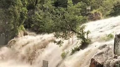 உடுமலைபேட்டை: திருமூர்த்தி மலையில் வெள்ளப்பெருக்கு காரணமாக பஞ்சலிங்க அருவி மற்றும் அமண லிங்கேஸ்வரர் கோவிலுக்கு பொதுமக்கள் செல்ல தடை