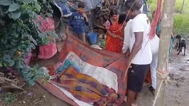 তারকেশ্বর: হুগলির তারকেশ্বরে বাড়ি সংলগ্ন পুকুর থেকে এক ব্যক্তির মৃতদেহ উদ্ধার, কোন নাকি অন্য কিছু তদন্তে পুলিশ