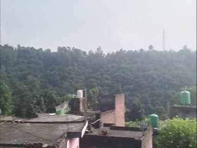 ਧਾਰ ਕਲਾਂ: ਜ਼ਿਲ੍ਹਾ ਪਠਾਨਕੋਟ ਦੇ ਸ਼ਾਹਪੁਰ ਕੰਡੀ ਵਿਖੇ ਬਾਰਿਸ਼ ਦੀ ਭੇਟ ਚੜਿਆ ਇੱਕ ਗਰੀਬ ਦਾ ਆਸ਼ੀਆਨਾ ਪੀੜੀਤ ਪਰਿਵਾਰ ਨੇ ਮਦਦ ਦੀ ਲਗਾਈ ਗੁਹਾਰ