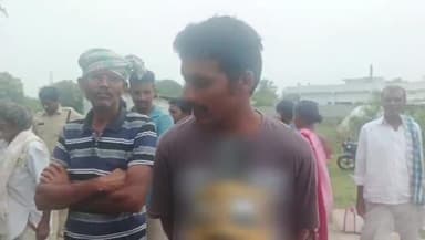 చివ్వెంల: వట్టిఖమ్మం పహాడ్ గ్రామంలో యూరియా బ్లాక్ మార్కెట్లో అమ్ముకుంటున్నారు: రైతులు