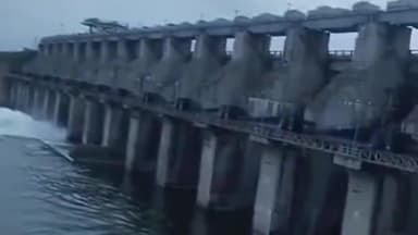 పుల్కల్: సింగూరు ప్రాజెక్టుకు కొనసాగుతున్న వరద ఒక్క గేటు ఓపెన్