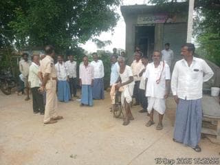 మద్దూర్ ఎస్ఐ షేక్ మహబూబ్, గ్రామ విపిఓ తో కలసి సలాక్ పూర్, గ్రామాన్ని సందర్శించి గ్రామస్తులకు రాబోవు స్థానిక సంస్థల ఎన్నికల గురించి సైబర్ నేరాల గురించి సీసీ కెమెరాల గురించి అవగాహన కల్పించారు