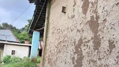 जसवां: कांग्रेस नेता सुरेंद्र मनकोटिया ने जसवां प्रागपुर में भारी बरसात से हुए नुकसान का लिया जायजा